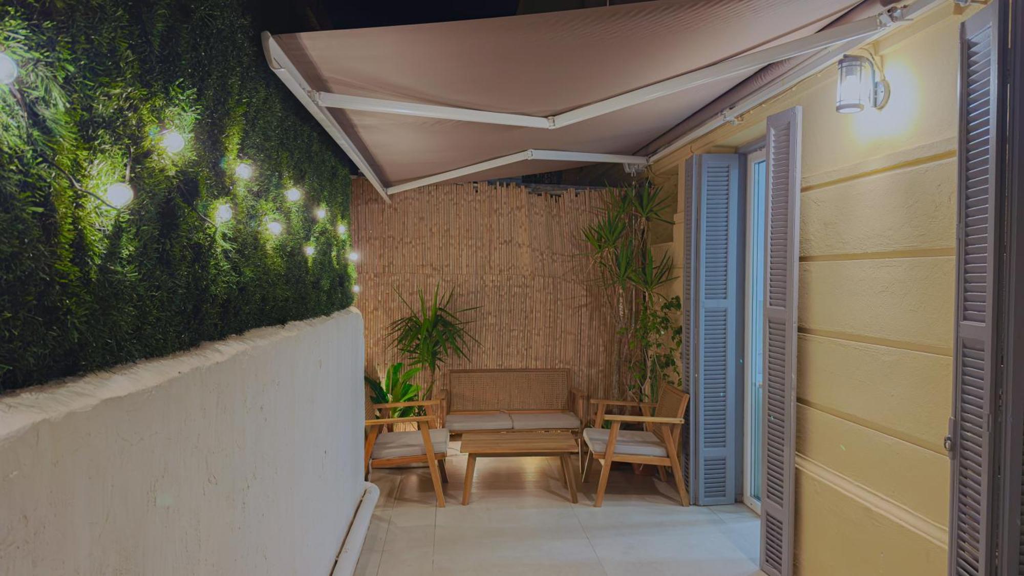 - Bright & Modern - Private Terrace - Aircon - Near Train & *